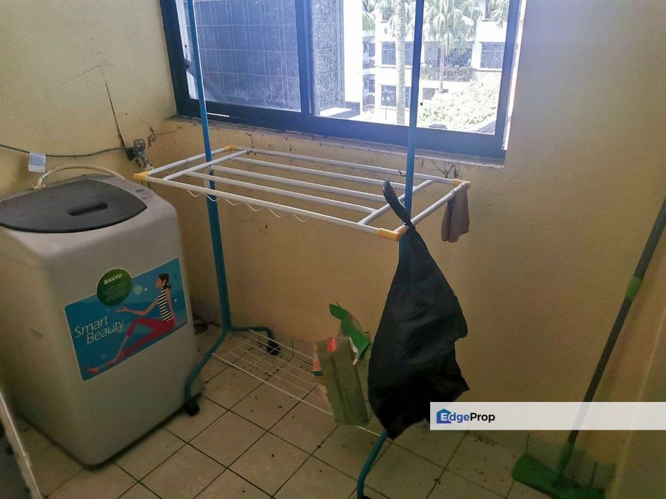 Partially Furnished DMelor Condominium, Cyberjaya, Selangor, Cyberjaya