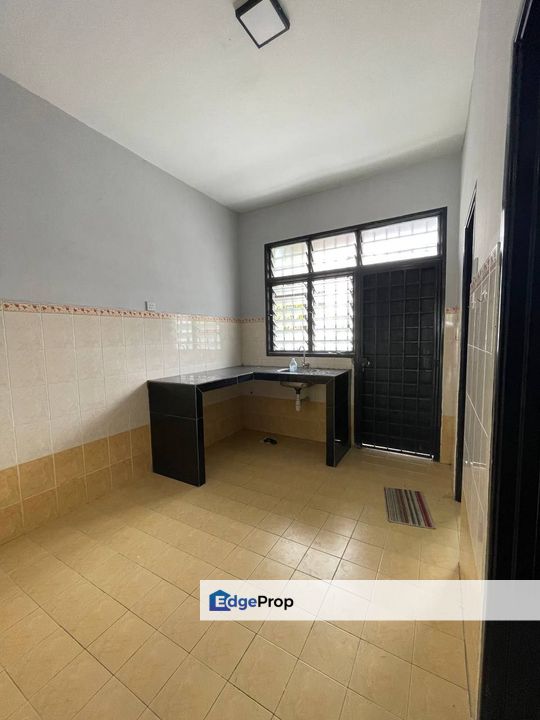 Facing Open Double Storey Terrace Taman Ixora, Selangor, Sepang