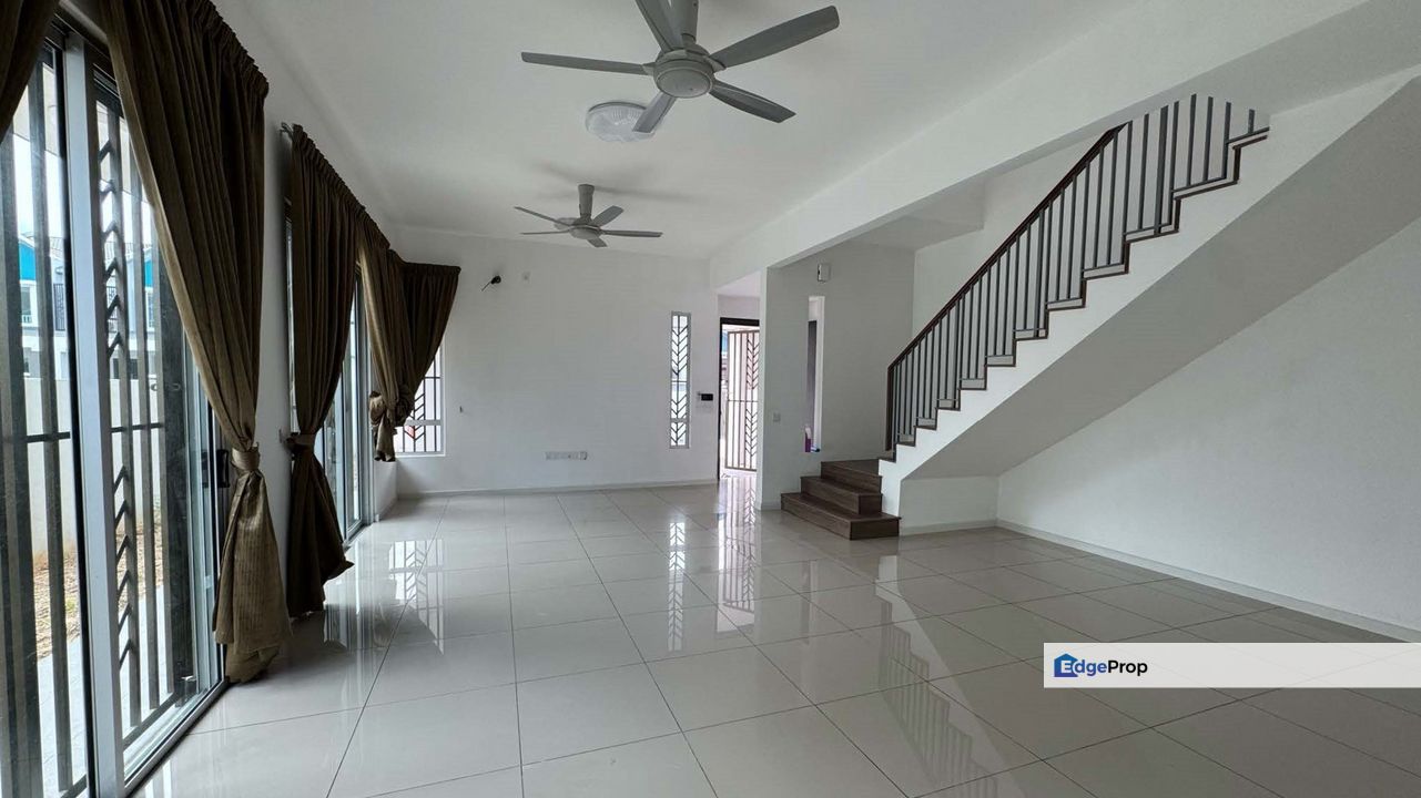 Partial Furnish 2 Storey Terrace Serenia Ariya Serenia City Dengkil, Selangor, Sepang