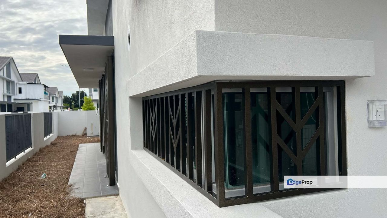Partial Furnish 2 Storey Terrace Serenia Ariya Serenia City Dengkil, Selangor, Sepang