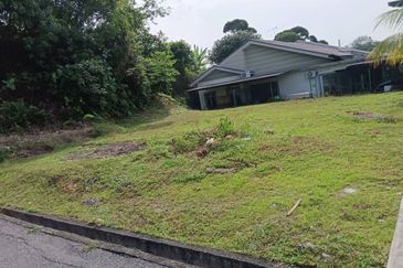 [59 x 70 ] Tanah Lot Banglo,  Geran Individu , Taman Salak Damai