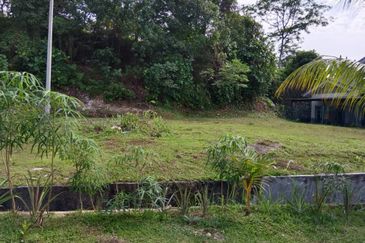[59 x 70 ] Tanah Lot Banglo,  Geran Individu , Taman Salak Damai
