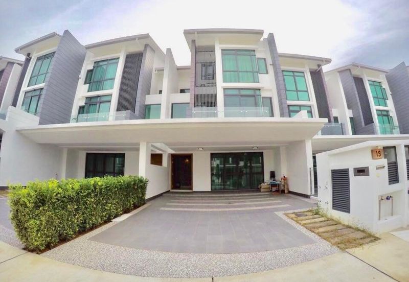 Sejati Residences *