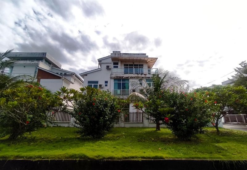 Kampung Teluk Kumbar