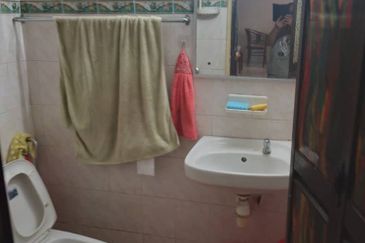 Vista Pinggiran, Taman Pinggiran Putra