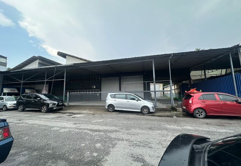 1.5 Storey Factory Bandar Tun Razak