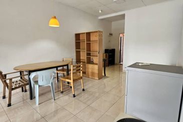 Upper Floor Sri Kayangan Town Villa