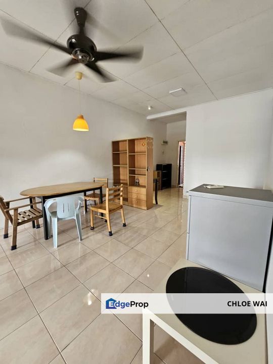 Upper Floor Sri Kayangan Town Villa, Selangor, Kayu Ara