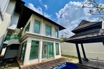 The Villa @ Serai Saujana / Villa Serai Saujana