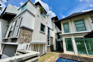 The Villa @ Serai Saujana / Villa Serai Saujana