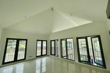 The Villa @ Serai Saujana / Villa Serai Saujana