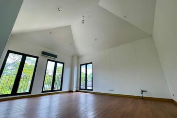 The Villa @ Serai Saujana / Villa Serai Saujana