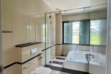 The Villa @ Serai Saujana / Villa Serai Saujana