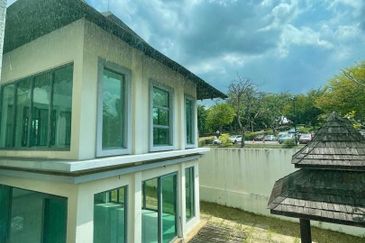 The Villa @ Serai Saujana / Villa Serai Saujana