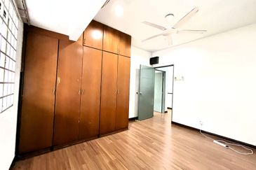 Jalan Taman Bukit Desa