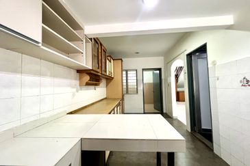 Jalan Taman Bukit Desa