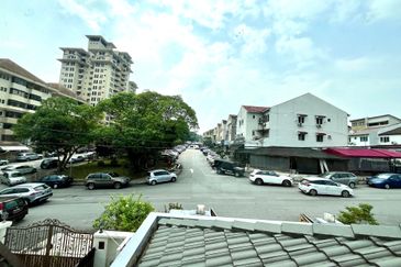 Jalan Taman Bukit Desa