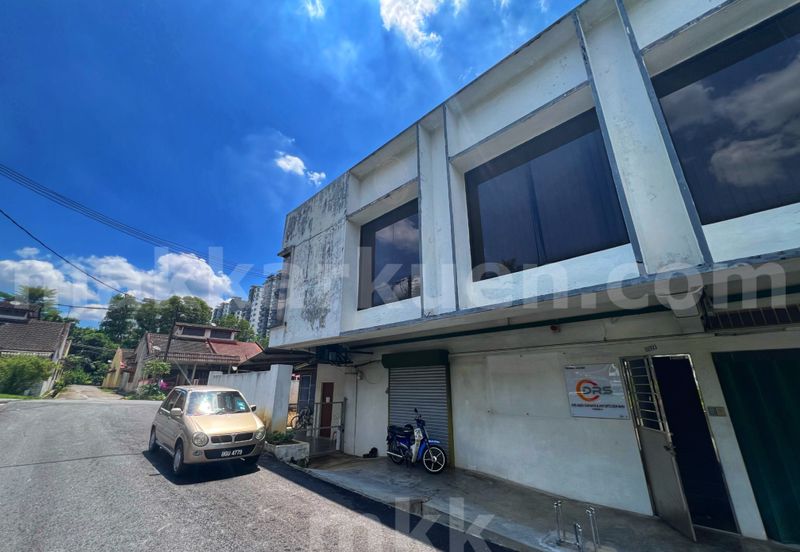 Please call us to setup a date for an interior viewing and side deal