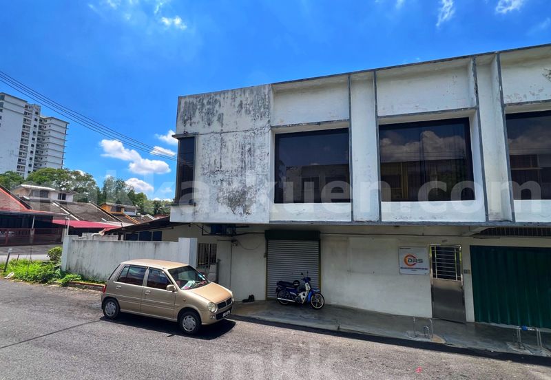 Please call us to setup a date for an interior viewing and side deal