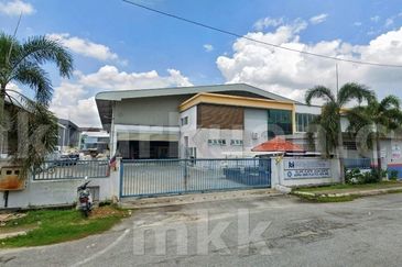 Please call us to setup a date for an interior viewing and side deal