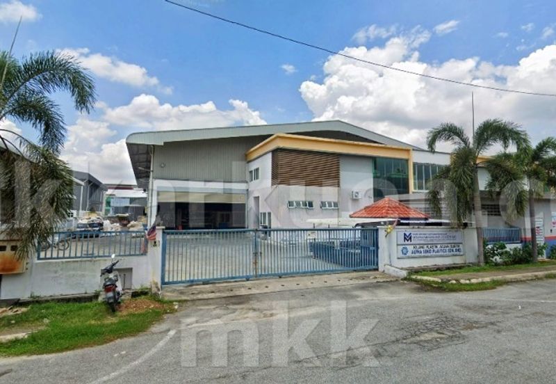 Please call us to setup a date for an interior viewing and side deal