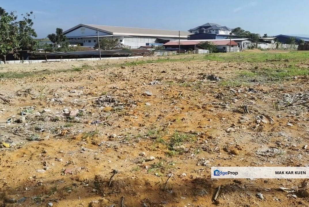 Please call us to setup a date for an interior viewing and side deal, Selangor, Shah Alam