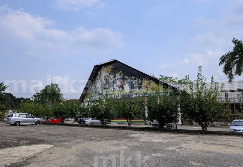 Please call us to setup a date for an interior viewing and side deal