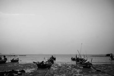 Please call us to setup a date for an interior viewing and side deal