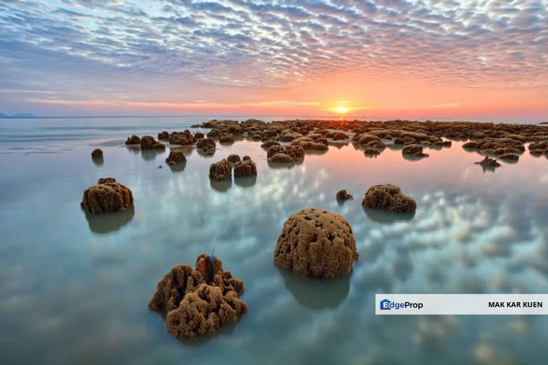 Please call us to setup a date for an interior viewing and side deal, Kedah, Gurun