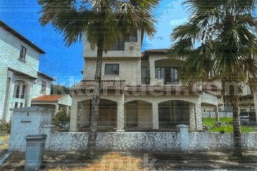 Please call us to setup a date for an interior viewing and side deal