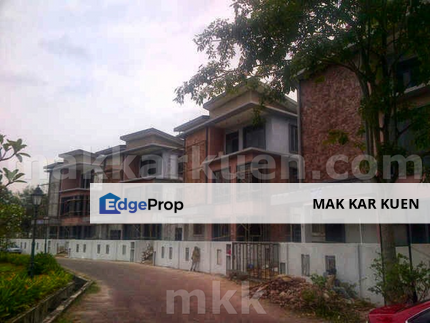 Please call us to setup a date for an interior viewing and side deal, Selangor, Country Heights