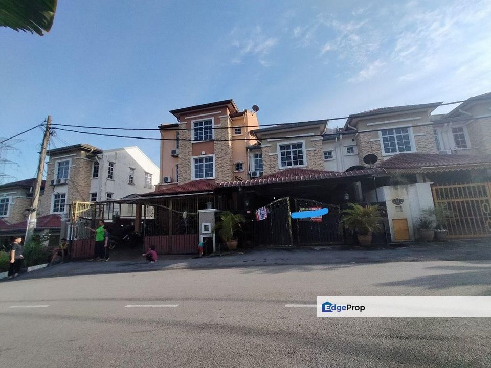 Photos At Balai Polis Batu 14 Police Station