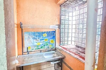 Residensi Warnasari 1