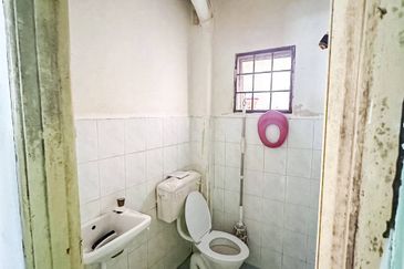 Residensi Warnasari 1