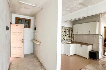 Residensi Warnasari 1