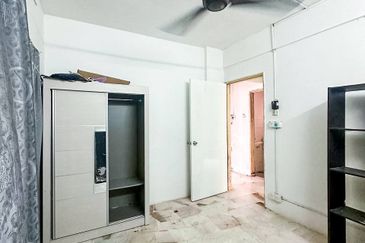 Residensi Warnasari 1