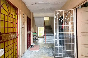 Residensi Warnasari 1