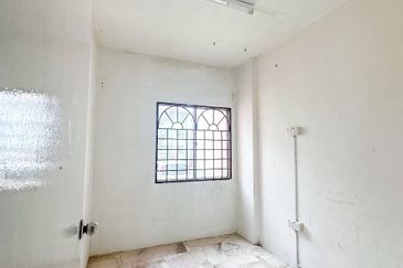 Residensi Warnasari 1