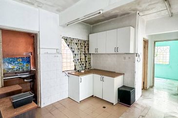 Residensi Warnasari 1