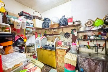 Residensi Warnasari 1