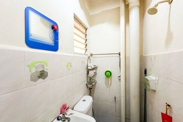 Residensi Bistaria, Ukay Bistari