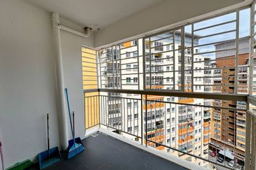 Residensi Bistaria, Ukay Bistari