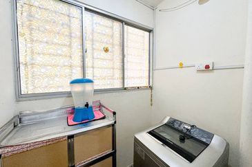 Residensi Bistaria, Ukay Bistari