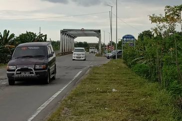 Kimanis Roadside Land For Sale