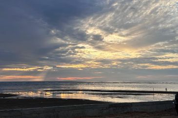 Seaside Bungalow Lot For Sale