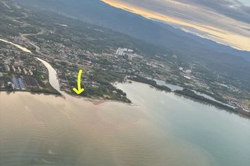 Seaside Bungalow Lot For Sale