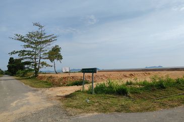 Seaside Bungalow Lot For Sale