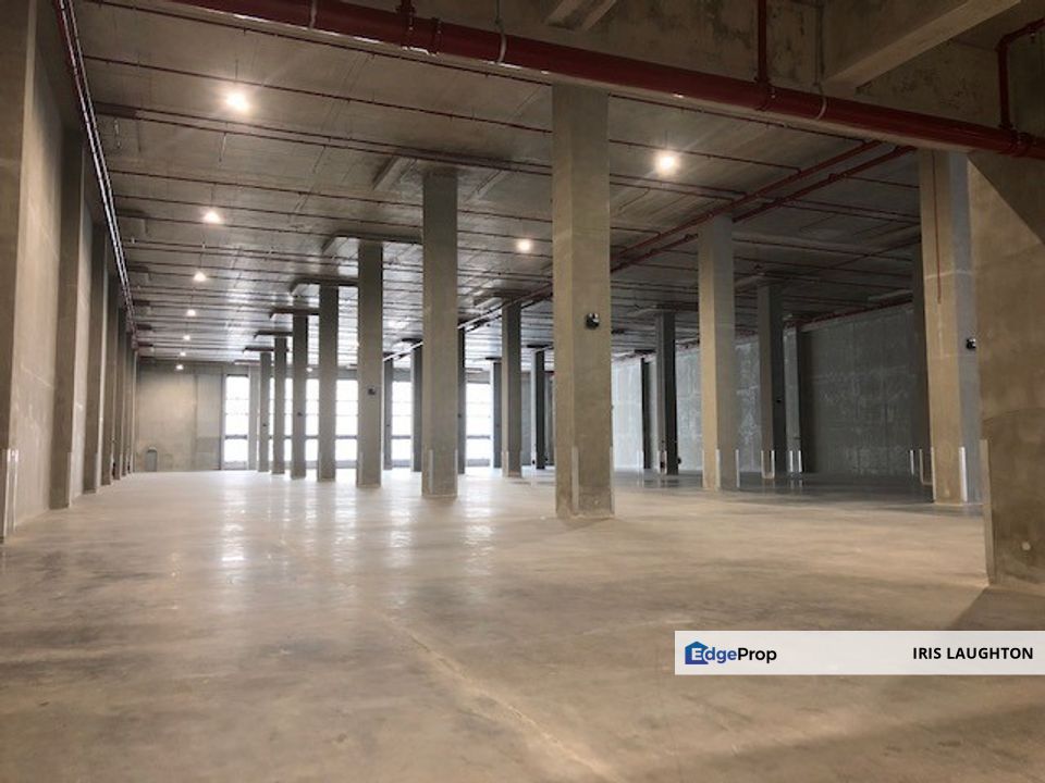 Prime warehouse with dock levelers and ESFR sprinklers for Rental ...