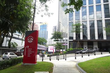 Menara AIA Sentral (formerly Menara Standard Chartered)