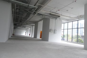 TSLAW Tower - Bukit Bintang KLCC TRX - New Retail-F & B Shops with direct access to MRT station